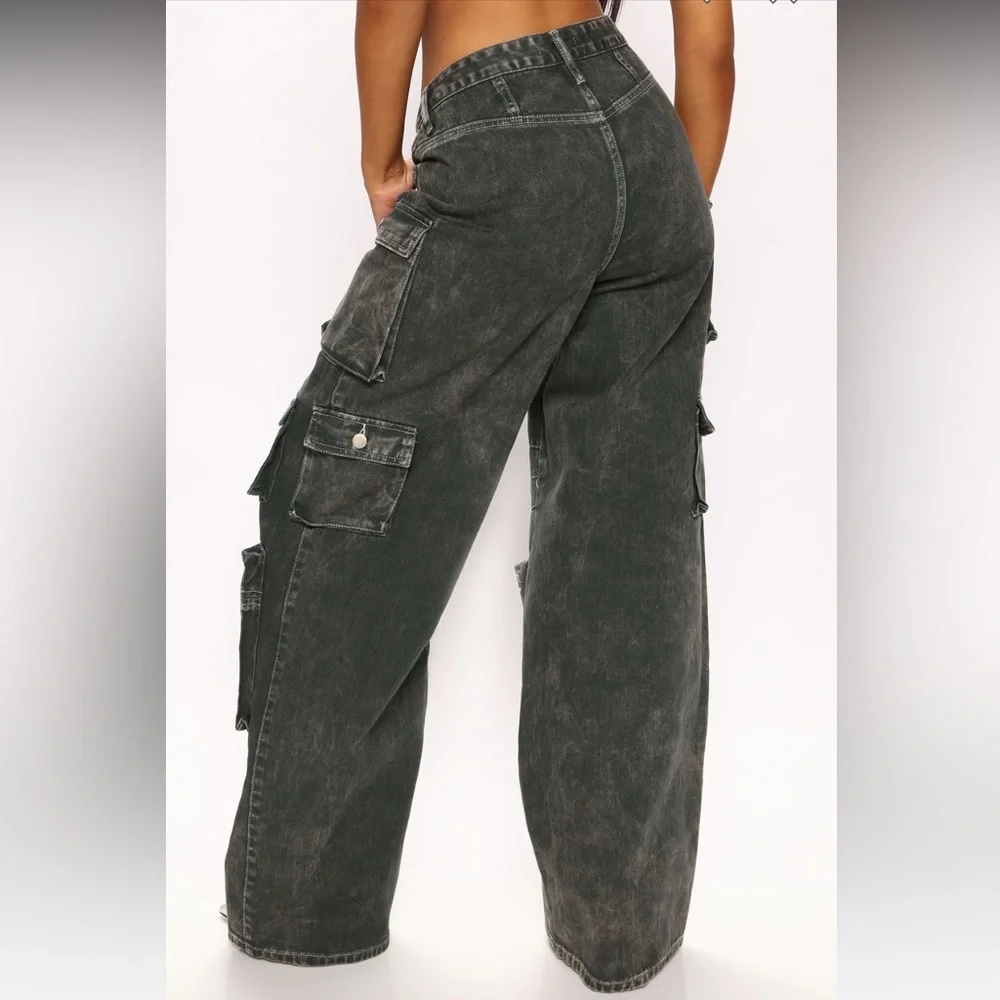 Fashion Nova color says